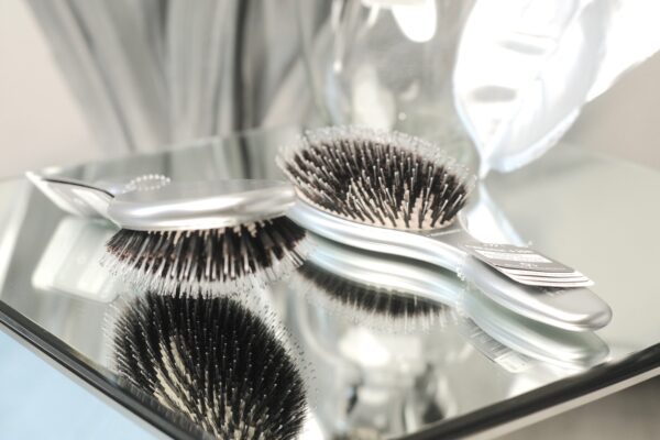 Lavish Locks Silver Wet Brush Product Image